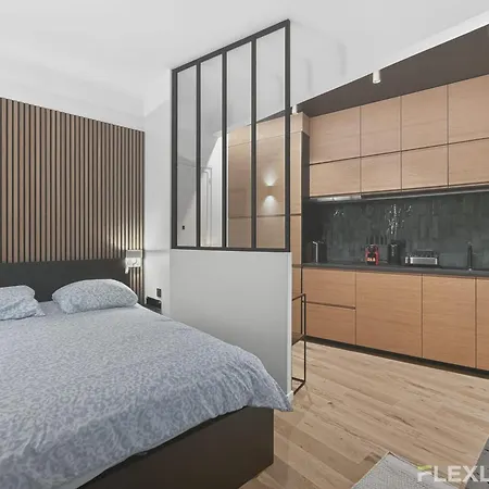 Refined And Bright In The Prestigious 16th Arrondissement París